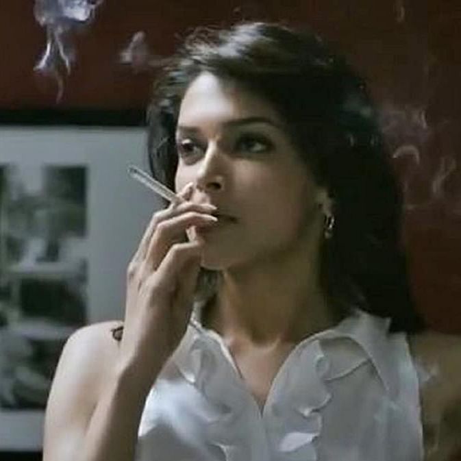 bollywood-heroines-who-are-chain-smokers-in-real-life